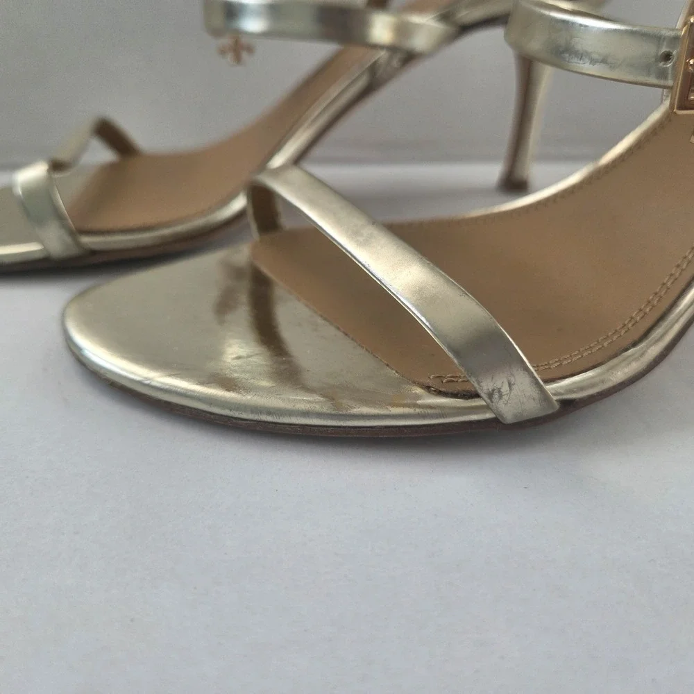 Tory Burch Womens Gold Metallic Ankle Strap Sandals Heels Size 8 Logo Charm